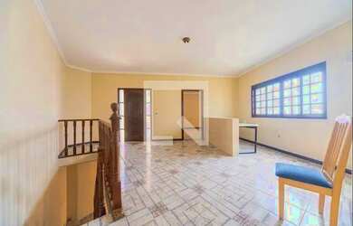 Imagem: A casa possui 5 Dormitórios, 4 Banheiros, 3 Vagas na garagem