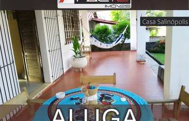 Imagem: A casa possui 3 Dormitórios, 2 Banheiros, 4 Vagas na garagem