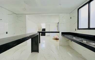 Imagem 10: MARAVILHOSA CASA LUXUOSA COM 03 SUÍTES NO BAIRRO SANTA AMÉLIA