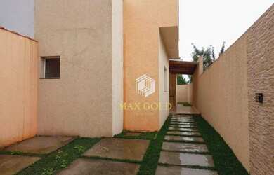 Imagem: A casa possui 2 Dormitórios, 2 Banheiros, 1 Vaga na garagem