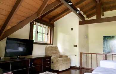 Imagem 10: CASA EM FRENTE AO LAGO NEGRO