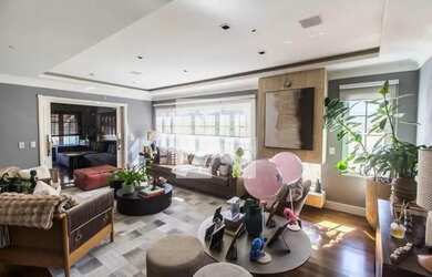 Imagem: A casa à venda possui 5 Dormitórios, 5 Banheiros, 2 Vagas