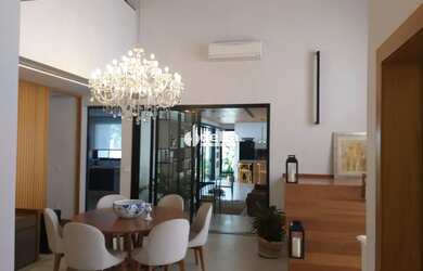 Imagem 2: Casa no condomínio JARDIM VERSAILLES disponível para venda em Uberlândia-MG