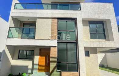 Imagem: A casa em condomínio possui 3 Dormitórios, 4 Banheiros, 2