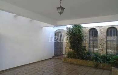 Imagem: A casa possui 3 Dormitórios, 3 Banheiros, 2 Vagas na garagem