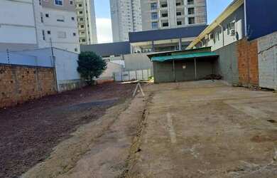 Imagem: O terreno para alugar possui 862m² de Área e está localizado