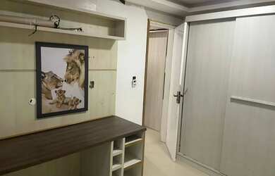 Imagem: O apartamento possui 2 Dormitórios, 1 Banheiro, 1 Vaga na garagem