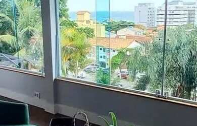 Imagem: A casa possui 5 Dormitórios, 3 Banheiros, 2 Vagas na garagem