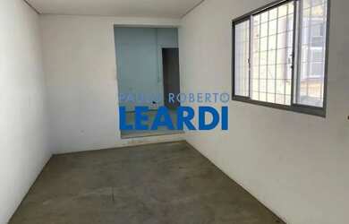 Imagem: O depósito possui 1 Vaga na garagem e 150m² de Área e está