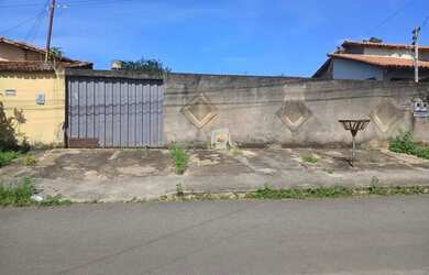 Imagem: O terreno possui 360m² de Área e está localizado em Garavelo