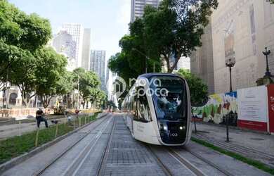 Imagem: O depósito possui 2 Vagas na garagem, 126m² de Área e está