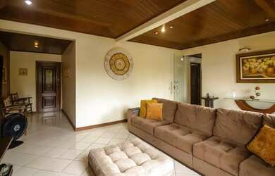 Imagem: O apartamento possui 4 Dormitórios, 3 Banheiros, 1 Vaga na