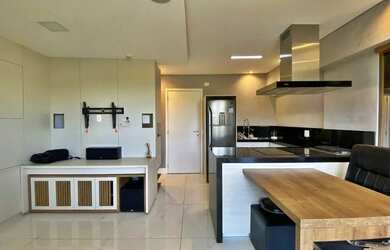 Imagem: O apartamento possui 1 Dormitório, 1 Banheiro, 1 Vaga na garagem