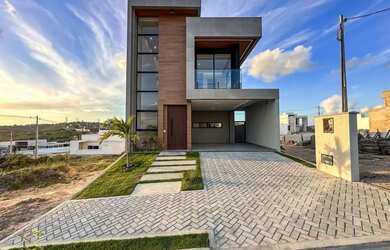 Imagem: A casa em condomínio possui 4 Dormitórios, 4 Banheiros, 2