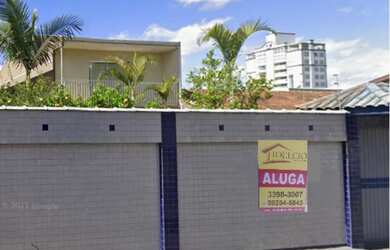 Imagem: A casa possui 2 Dormitórios, 2 Banheiros, 5 Vagas na garagem