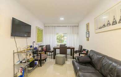 Imagem: O apartamento possui 1 Dormitório, 1 Banheiro, 1 Vaga na garagem