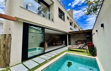 Imagem: A casa em condomínio à venda possui 4 Dormitórios, 5 Banheiros