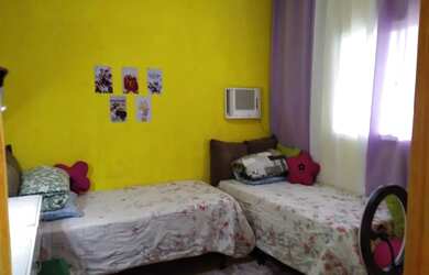 Imagem: A casa possui 2 Dormitórios, 1 Banheiro, 1 Vaga na garagem