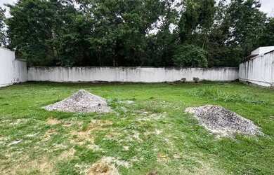 Imagem: O terreno possui 600m² de Área e está localizado em Barra