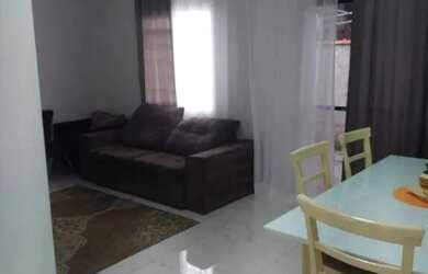 Imagem: A casa possui 3 Dormitórios, 2 Banheiros, 2 Vagas na garagem