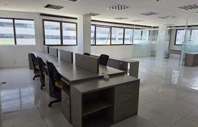 Imagem: O depósito possui 1 Vaga na garagem, 111m² de Área e está