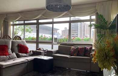 Imagem: O apartamento possui 4 Dormitórios, 2 Banheiros, 3 Vagas na