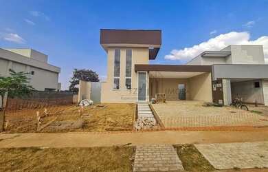 Imagem: A casa em condomínio possui 3 Dormitórios, 3 Banheiros, 4