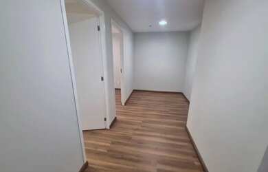 Imagem: O depósito possui 1 Vaga na garagem, 30-0m² de Área e está