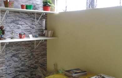 Imagem: A casa possui 2 Dormitórios, 1 Banheiro, 1 Vaga na garagem