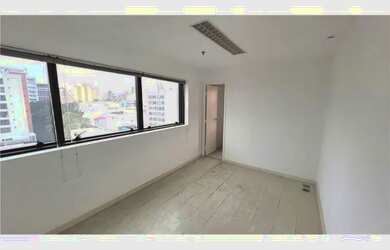 Imagem: O depósito possui 1 Vaga na garagem, 30m² de Área e está