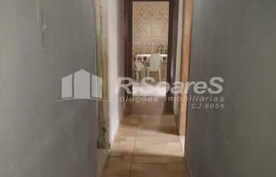 Imagem: A casa possui 2 Dormitórios, 1 Banheiro, 5 Vagas na garagem