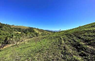 Imagem: O terreno à venda possui e está localizado em Jardim Rincão