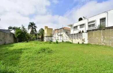 Imagem: O terreno possui 945m² de Área e está localizado em Bairro