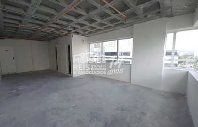 Imagem: O depósito possui 1 Vaga na garagem e 55m² de Área e está