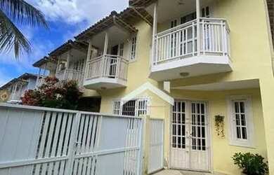 Imagem: A casa possui 3 Dormitórios, 3 Banheiros, 4 Vagas na garagem