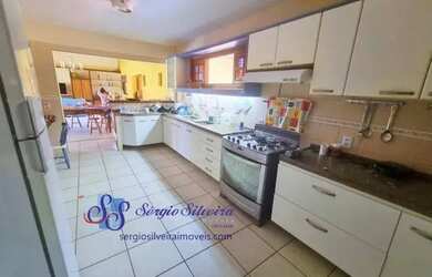 Imagem 8: Belíssima mansão no Porto das Dunas frente mar pé na areia com 8 suítes