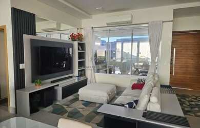 Imagem: A casa em condomínio possui 3 Dormitórios, 4 Banheiros, 3