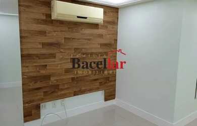 Imagem: O apartamento possui 3 Dormitórios, 3 Banheiros, 2 Vagas na