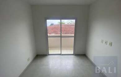 Imagem: O apartamento possui 2 Dormitórios, 2 Banheiros, 2 Vagas na