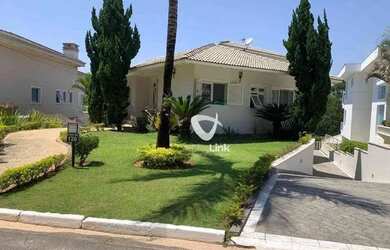 Imagem: A casa em condomínio possui 4 Dormitórios, 4 Banheiros, 2