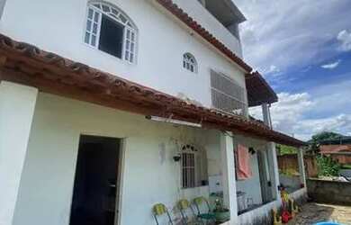 Imagem: A casa possui 5 Dormitórios, 3 Banheiros, 1 Vaga na garagem