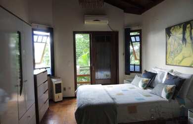 Imagem: A casa possui 3 Dormitórios, 3 Banheiros, 1 Vaga na garagem