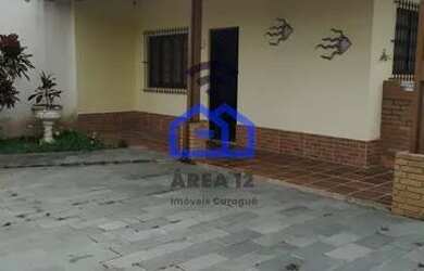 Imagem: A casa possui 2 Dormitórios, 2 Banheiros, 2 Vagas na garagem