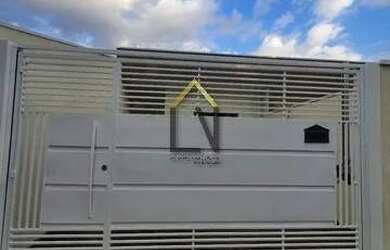 Imagem: A casa possui 2 Dormitórios, 2 Banheiros, 2 Vagas na garagem