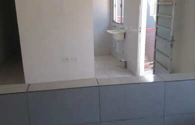 Imagem: A casa possui 1 Dormitório, 1 Banheiro, 34m² de Área e está