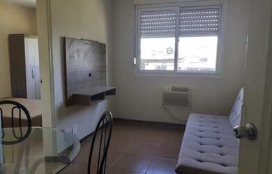 Imagem: O apartamento possui 1 Dormitório, 1 Banheiro, Imóvel mobiliado