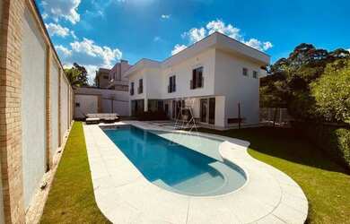 Imagem: A casa em condomínio possui 3 Dormitórios, 5 Banheiros, 4