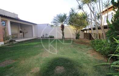 Imagem 5: Bairro São Pedro / Casa á venda com quintal / Em condominio fechado