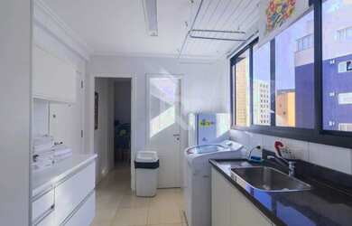 Imagem 16: Apartamento Mobiliado em Andar Alto com 3 Suítes e 203m2 para alugar...