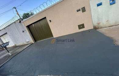 Imagem: A casa possui 2 Dormitórios, 2 Banheiros, 3 Vagas na garagem